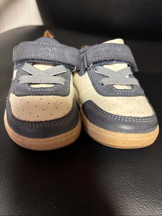 5/$25 Kids Casual Velcro Sneakers in Blue and Cream - Picture 6 of 8